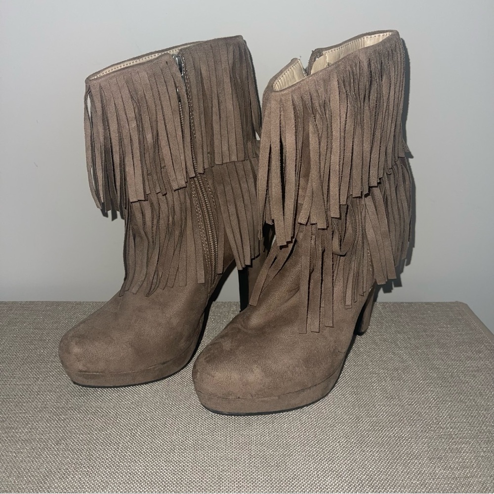 BUCCO SUEDE FRINGE PLATFORM BOOTS